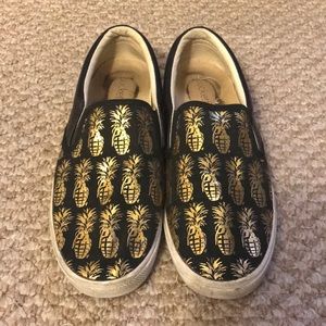 Bucketfeet Pineapple Slip Ons Size 8